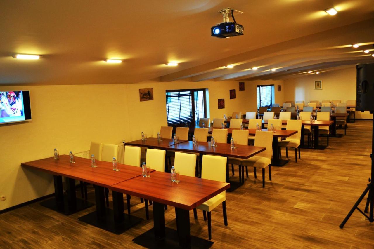 Aparthotel Forest Nook Παμπόροβο Εξωτερικό φωτογραφία