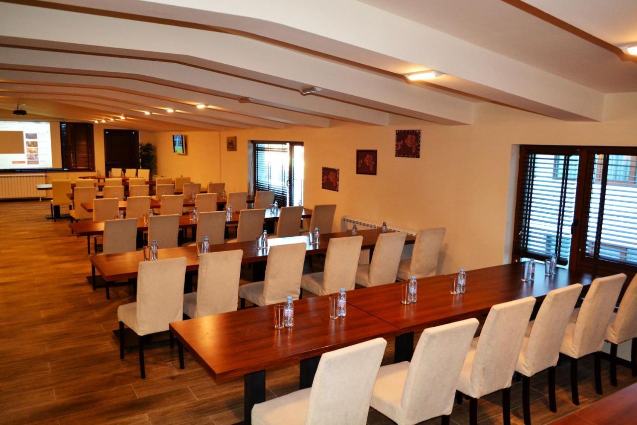 Aparthotel Forest Nook Παμπόροβο Εξωτερικό φωτογραφία