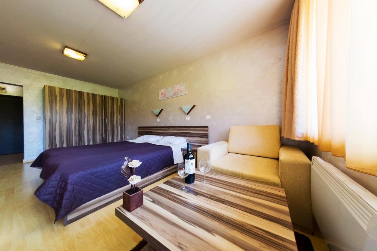 Aparthotel Forest Nook Παμπόροβο Εξωτερικό φωτογραφία